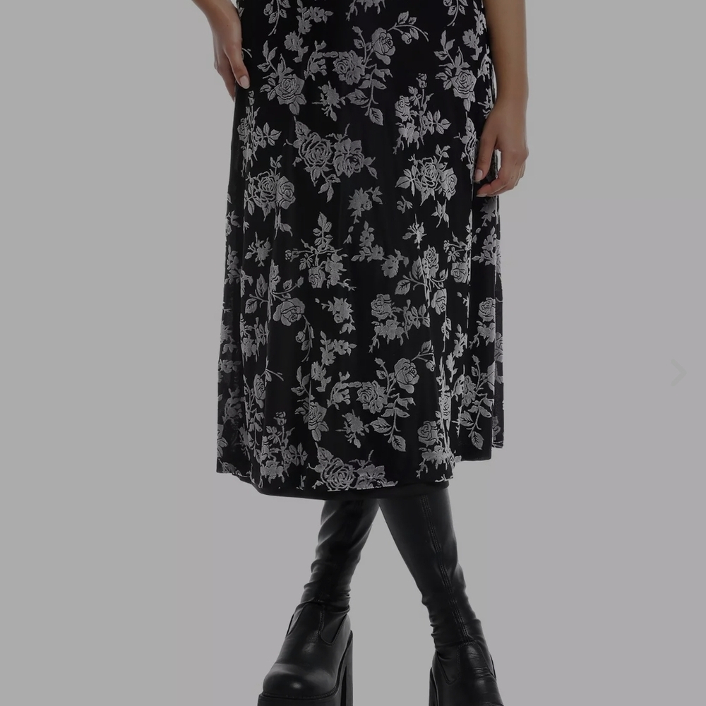 Thorn & Fable Black & Grey Rose Velvet Midi Skirt
